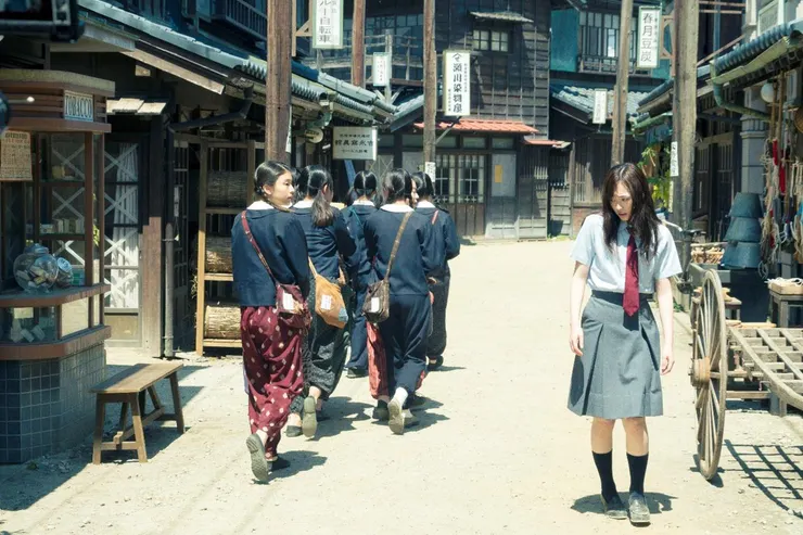 《在那開滿花的山丘,我想見到妳》電影劇照。