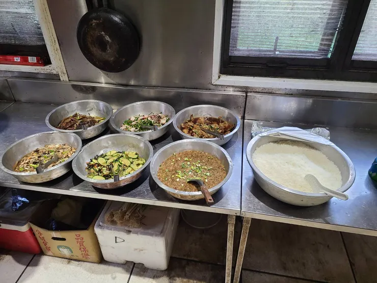 澎拜的協作餐,但剩很多