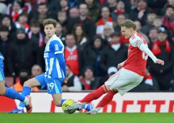 奧迪加特抽射破網助阿仙奴領先1:0