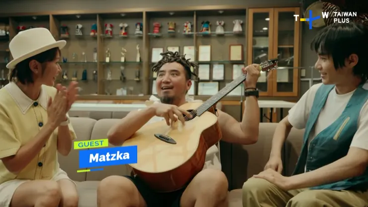 節目來到台東月光．海音樂會，和排灣族歌手Matzka暢聊台灣音樂的自由與熱情風格。