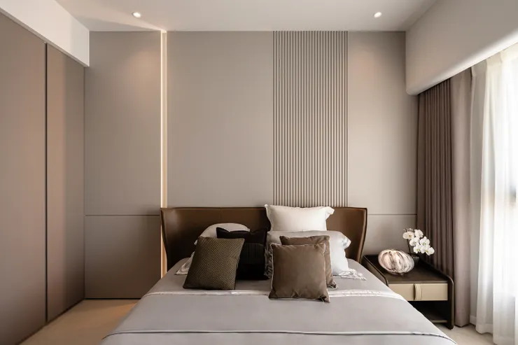 (作品呈現：皇苑御之苑 - 現代風‧灰色主調‧乾淨開闊的 3 房都會宅｜高雄藝瓦室內設計)