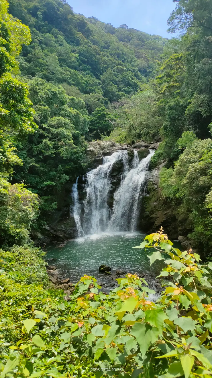我們選擇瀑布步道,終點是雙流瀑布