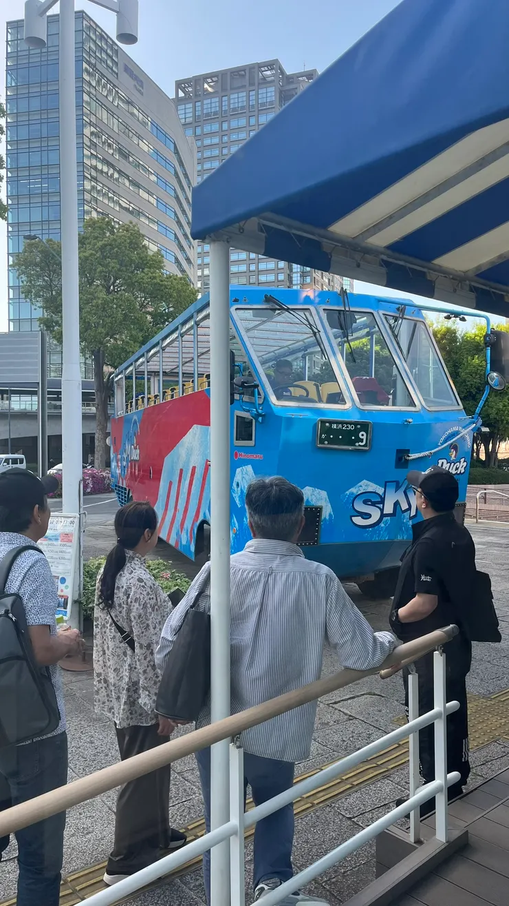 這台巴士也是有車牌的。