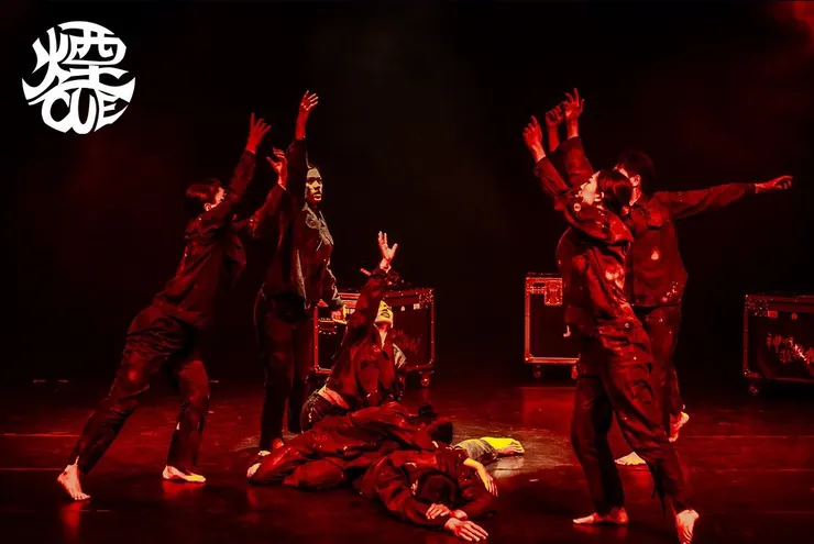 透過舞蹈與肢體展演呈現劇場之鬼。（圖片來源：https://www.facebook.com/yi.dong.castle）