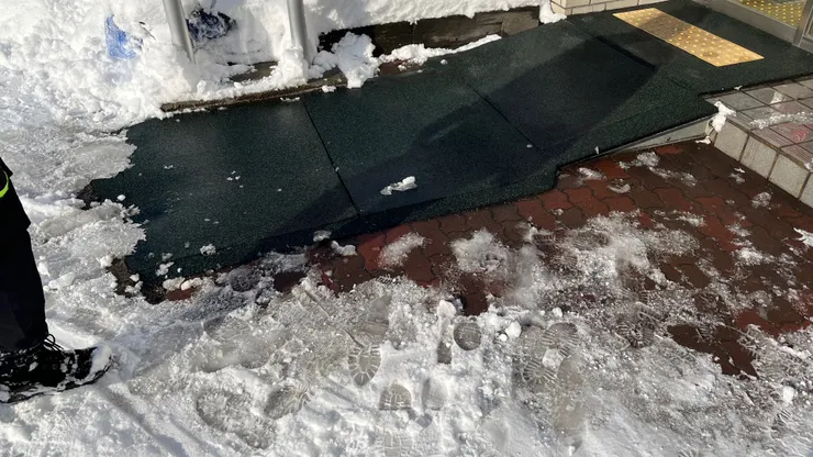 室內室外出入口處的結冰