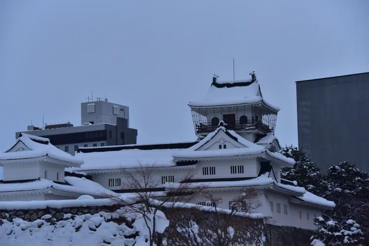 天色越來越暗了