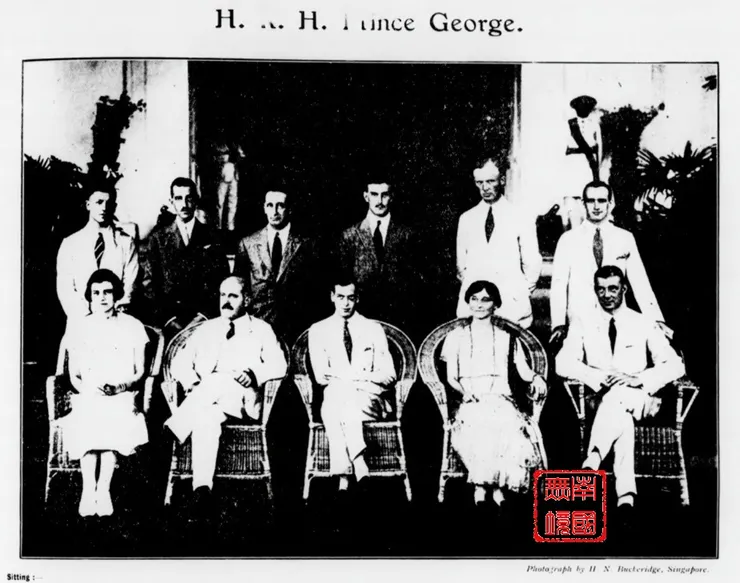 時任代理總督的荷西，與過埠的喬治王子（Prince George，1902-1942，後來的肯特公爵）合影，右二為荷西之妹葛楚女士。右一為當時的砂拉越副王（Tuan Muda of Sarawak）伯特倫·布洛克（Bertram Brooke,1876-1965）和其妻葛拉絲副王妃（Gladys Milton Palmer，1884-1952，左一）。-"The Straits Budget",29th May 1925,Pg.13.