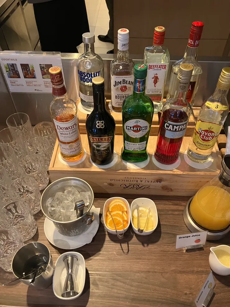 可以自製調酒區，還有附酒譜