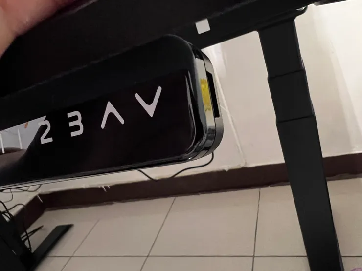 有usb-c和-a的插孔