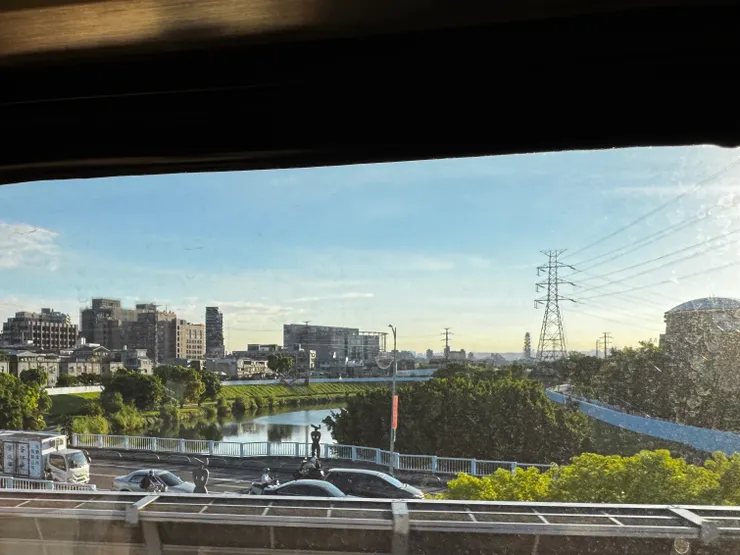 拍攝於2025年8月22日，台北捷運 士林附近