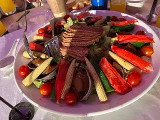 縱然大部分敏感的資訊是不能說，不管是真的不能說或是其實根本不知道，但留下訊息卻是他確實想要做的事情，不管他背後的目的是什麼。換言之，就算未來人在某時回到原有的時間點，也會在過去留下某些訊息，這些訊息是不會消失的。