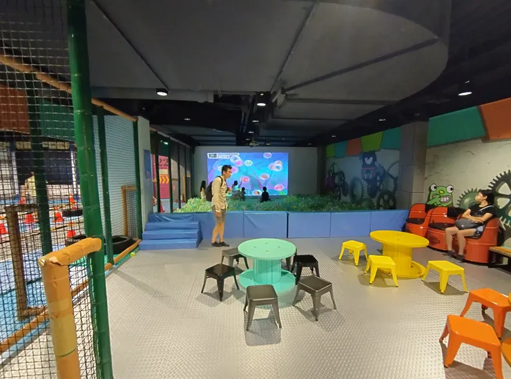 咖咖星球的投影互動區