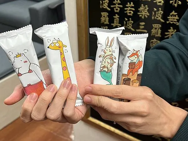 （過年送禮推薦）熊后 巧克力牛奶蛋捲禮盒～職人打造酥脆巧克力