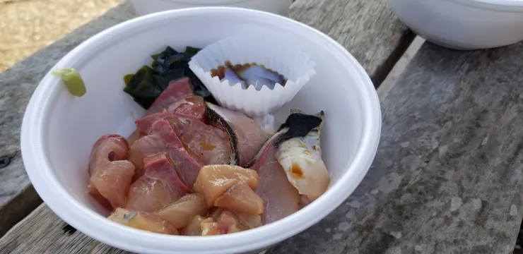 超豐富！刺身都很新鮮和肥厚，下面有飯，飯量充足～很飽肚