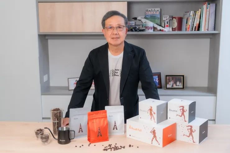 直銷新聞網--亮亮健康創辦人陳志亮跨界研發咖啡。