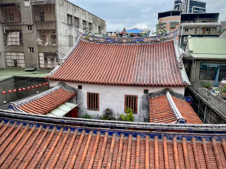 觀察武聖廟屋脊脊飾與瓦片