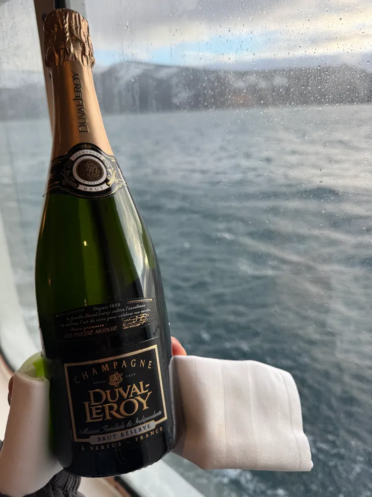 每個房間都有的迎賓酒