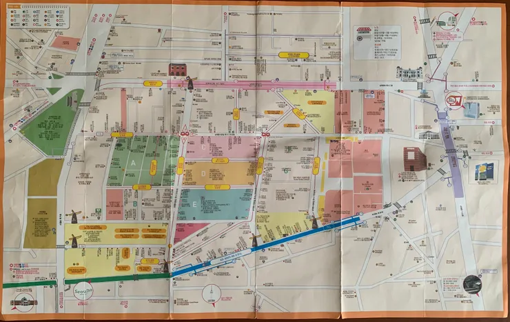 南大門市場，旅客中心送的旅遊地圖。