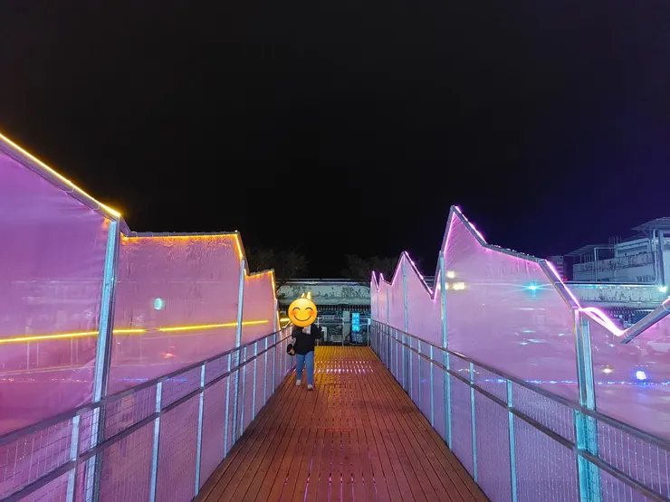 桃紅空橋 / 資料來源：我自己