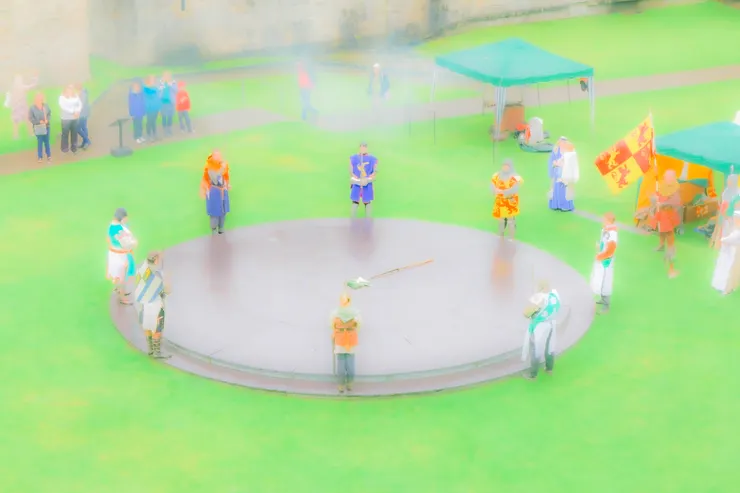 卡納芬城堡中的傳奇故事演出一景