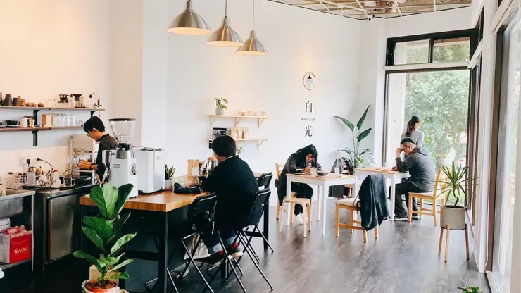 白光空間最初的樣子,圖源:白光咖啡粉專