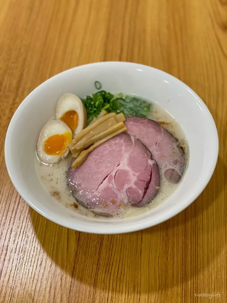 黃金焦蒜叉燒拉麵