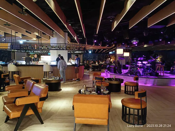 oxi oyster & wine live house