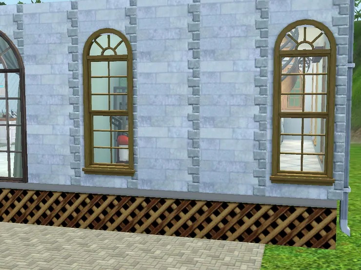 從這些窗偷看一下屋後方。(在現實中偷看不到，因為貼了反光膠紙。)