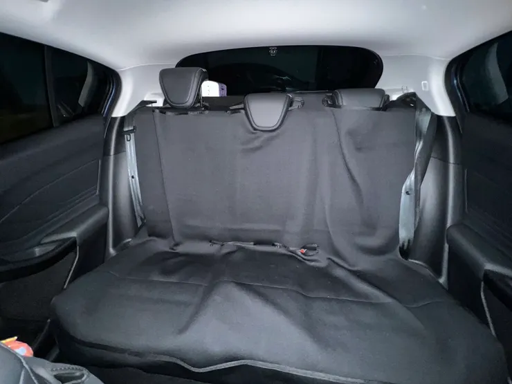 潛水布材質，防水不怕髒