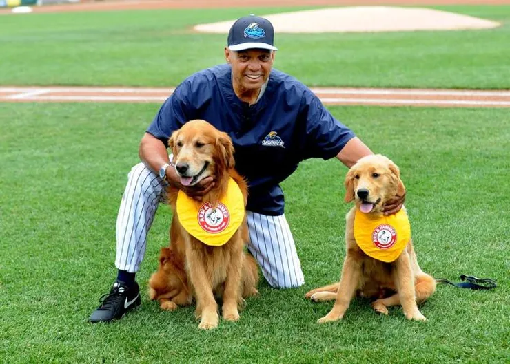 Reggie Jackson 與阿追的兒孫合照　Photo：Trenton Thunder