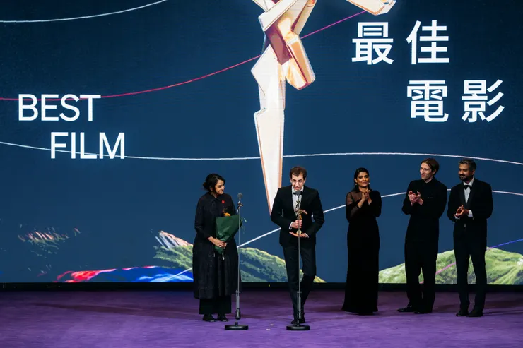 圖為本屆亞洲電影大獎最佳電影得主:《你是我眼中的那道光》團隊