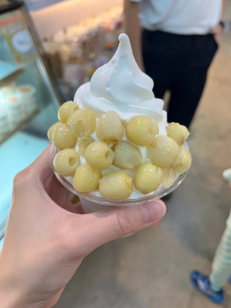 結果超大一杯是怎麼回事？而且不好吃阿！