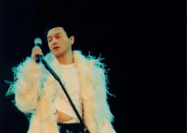《張國榮跨越 97 演唱會》影像／張國榮國際歌迷會提供