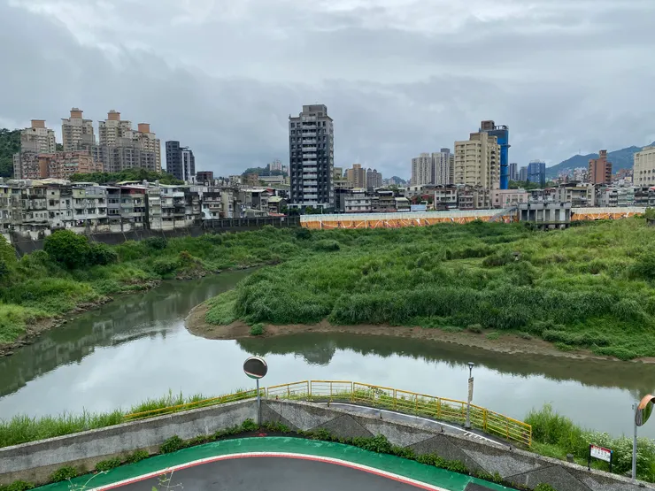 景美溪的大轉彎，清楚可見的曲流地形