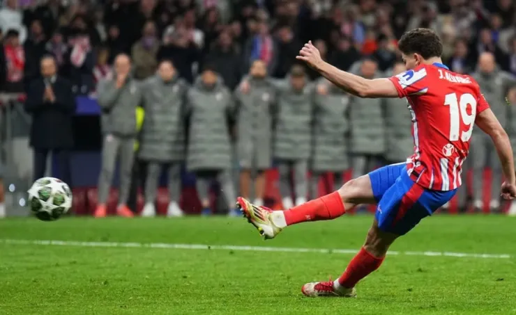 艾華里斯主射十二碼球因犯規被取消