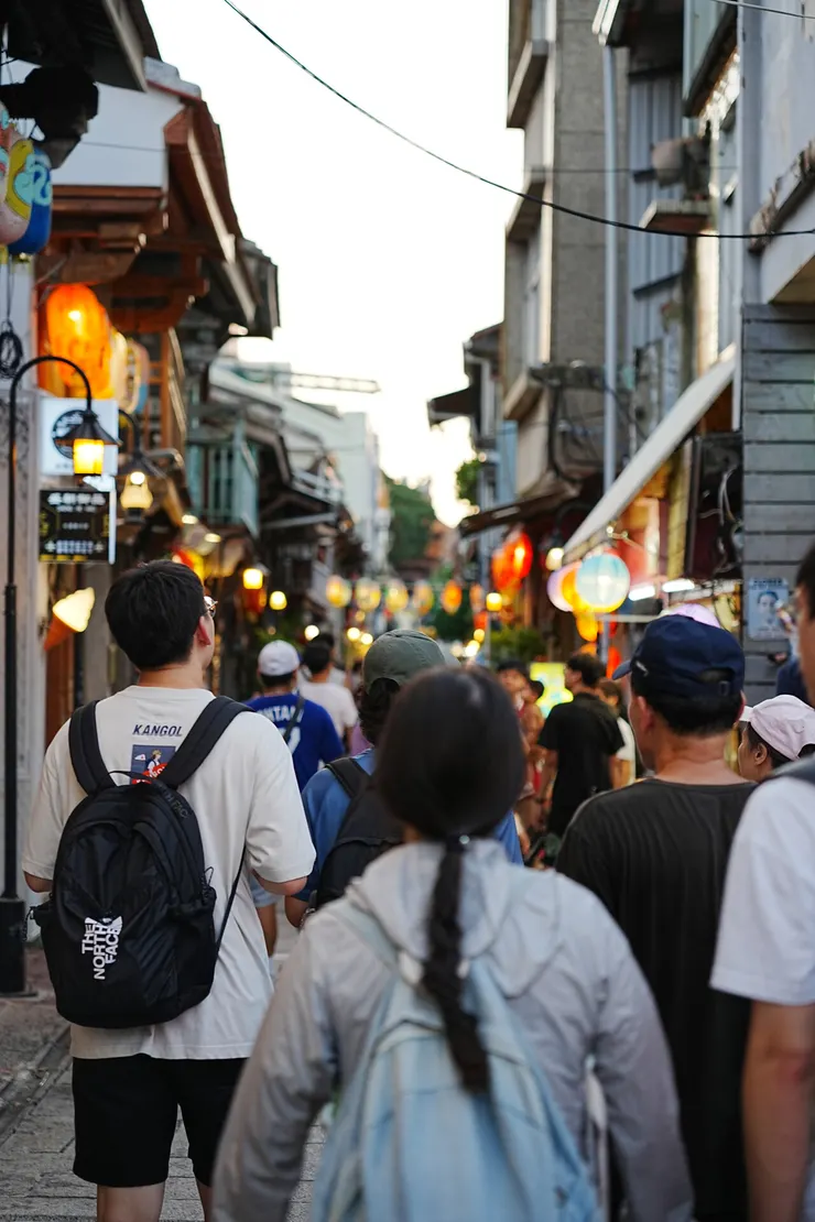 人聲鼎沸的神農街，但也就是人太多了，直接跳過