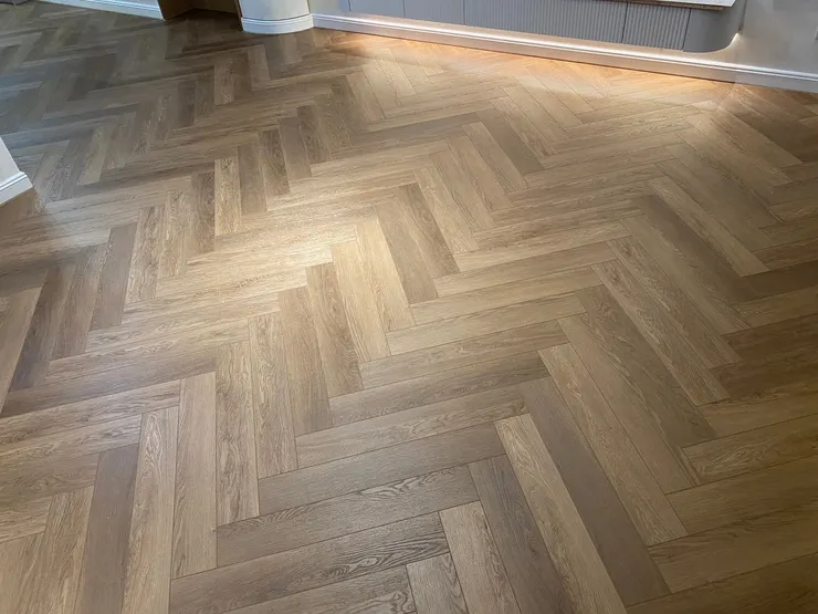 安居木地板，台南超耐磨木地板推薦，SPC地板，人字型地板