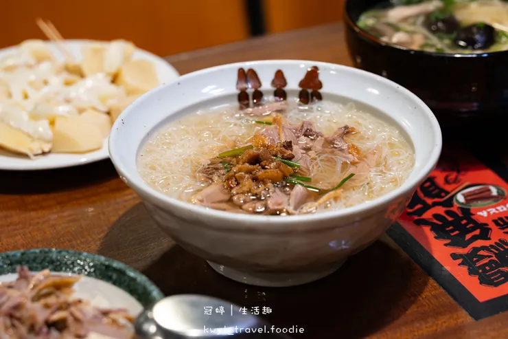 [新營火車站附近美食]華味香鴨肉羹，飄香80年的傳奇滋味！在地人從小吃到大的鴨肉飯，台南新營必吃老店推薦，最新菜單