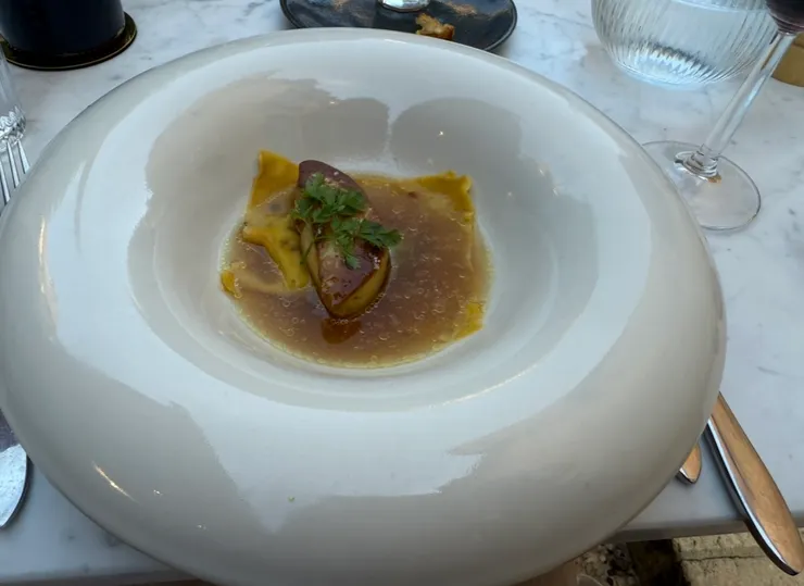 鴨肝和義大利餃，完美的結合。湯汁味道非常非常鮮美