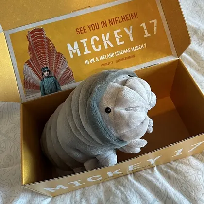 官方推出的伏蟲周邊娃娃