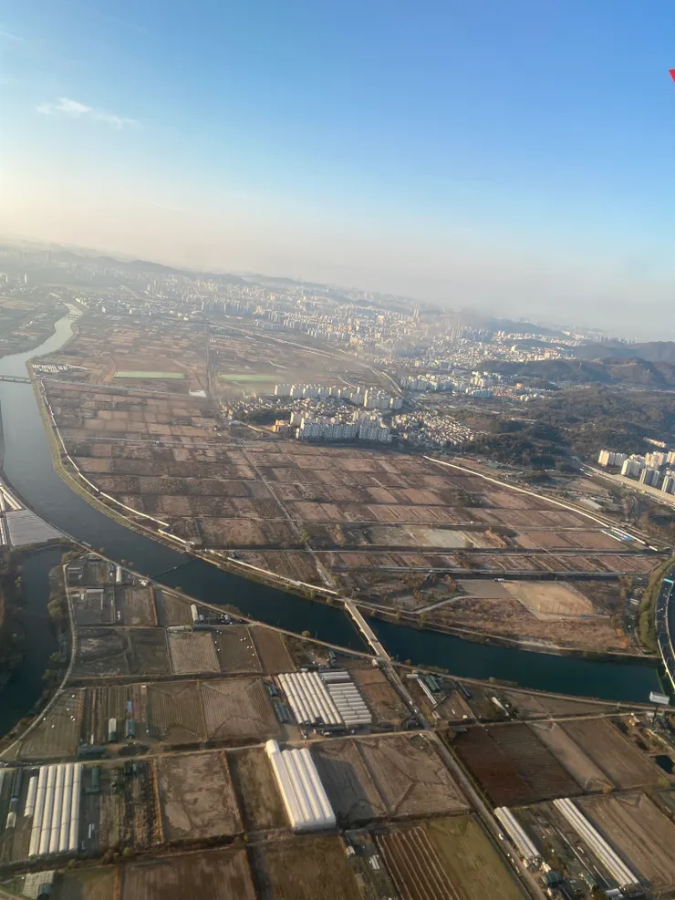 8:10 首爾金浦機場起飛