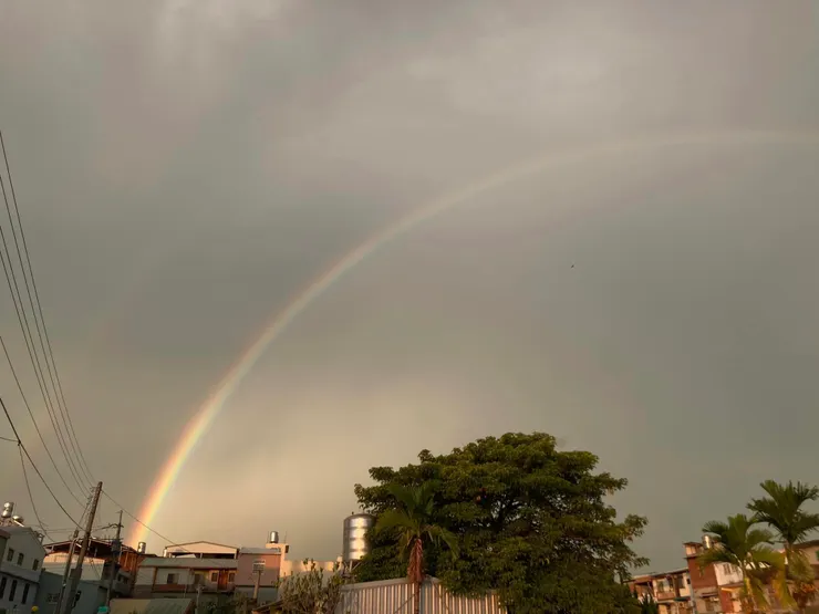 下班路上的小確幸~雨過天晴雙霓虹