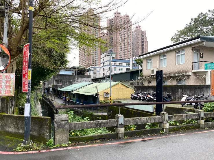 電資通訊所前方是瑠公圳