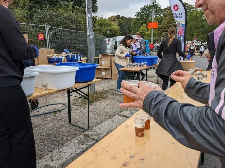 賽前準備區有提供飲水和熱茶給參賽者們