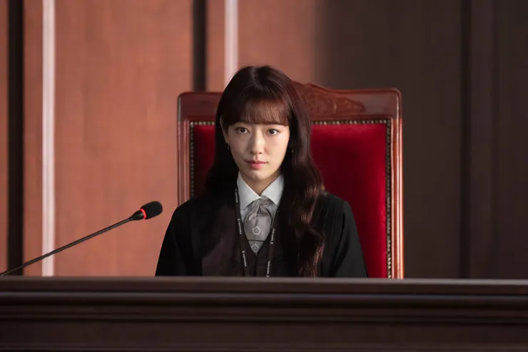 《來自地獄的法官》劇照 disney+