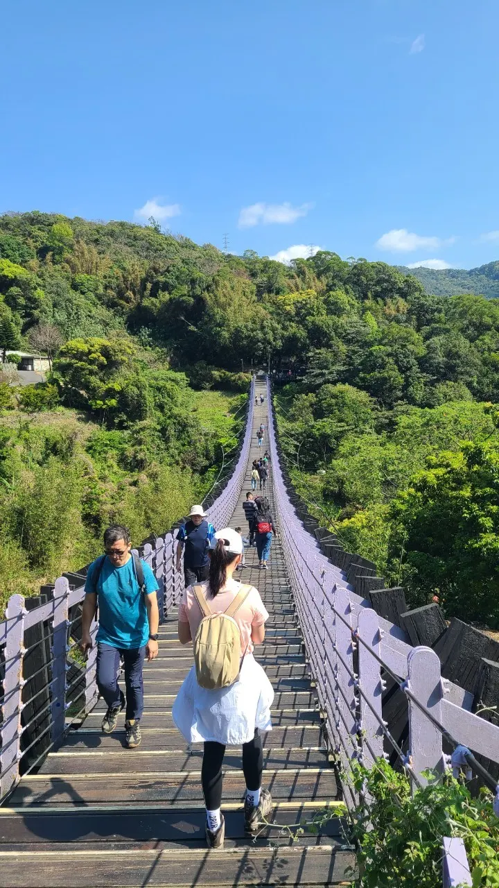 碧山巖的白石湖吊橋
