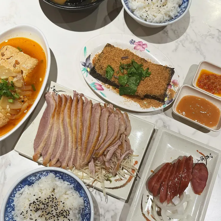 香腸40 | 米血糕45 | 臭豆腐80