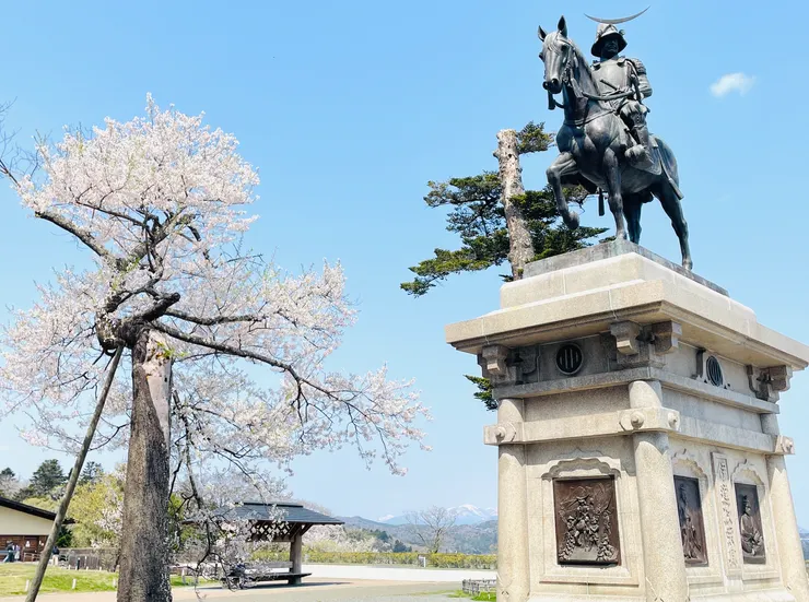 伊達政宗騎馬銅像
