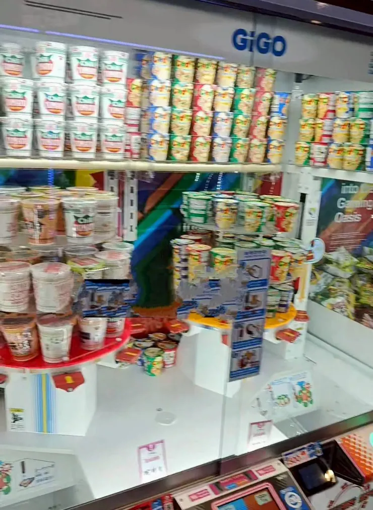 這裡的夾娃娃機,真的也是花樣百出😆