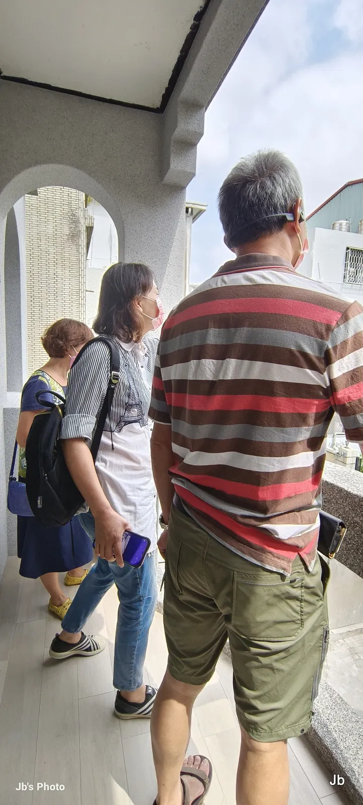 2022/10/8設計師來監工，老公伴隨。